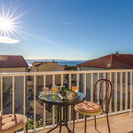 3 Bedroom Amazing Apartment In Makarska Kültér fotó